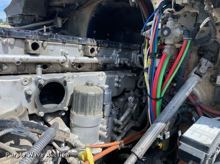 image for item DL7198 2011 Freighliner Cascadia  semi truck