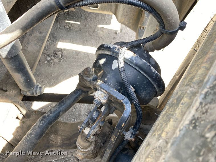 image for item DL7198 2011 Freighliner Cascadia  semi truck