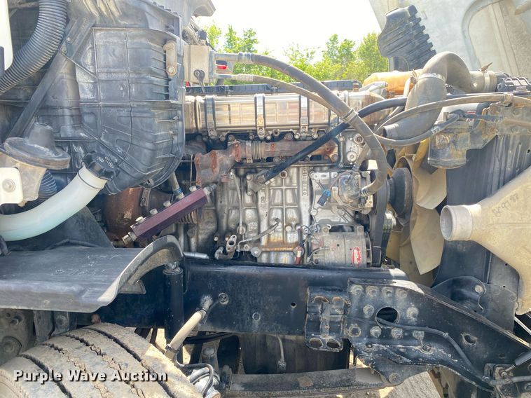 image for item DL7198 2011 Freighliner Cascadia  semi truck