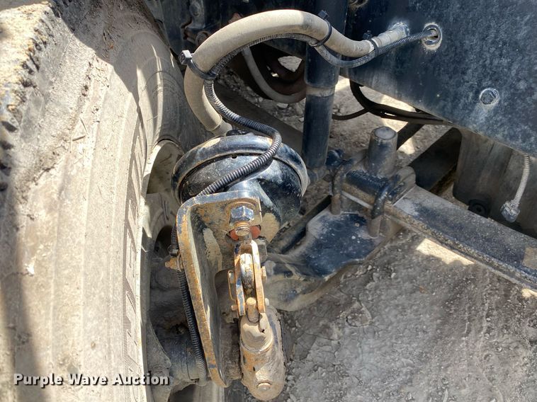 image for item DL7198 2011 Freighliner Cascadia  semi truck