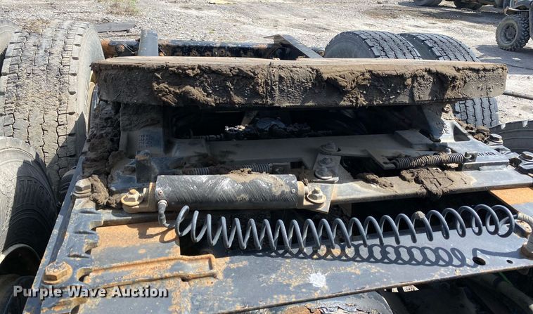 image for item DL7198 2011 Freighliner Cascadia  semi truck