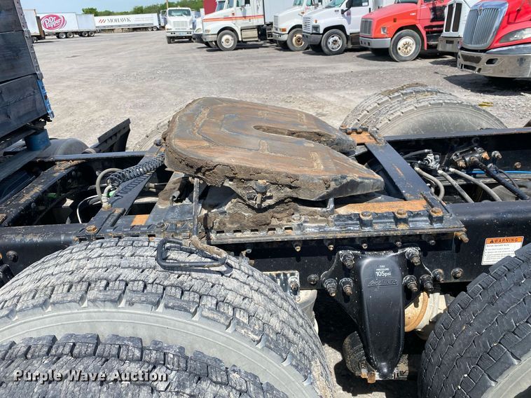 image for item DL7198 2011 Freighliner Cascadia  semi truck