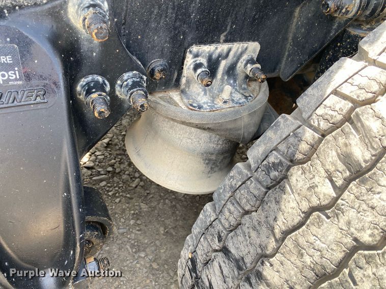 image for item DL7198 2011 Freighliner Cascadia  semi truck