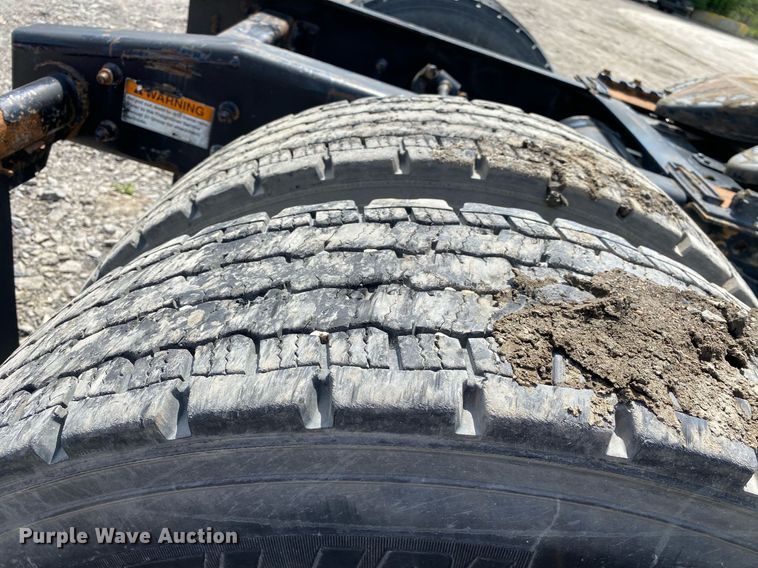 image for item DL7198 2011 Freighliner Cascadia  semi truck