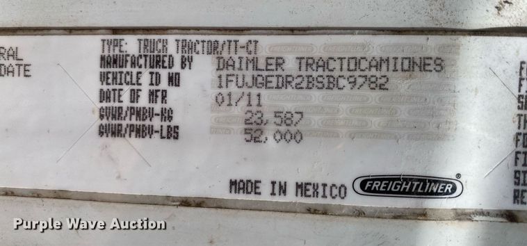 image for item DL7198 2011 Freighliner Cascadia  semi truck