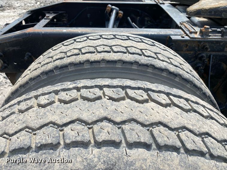 image for item DL7199 2009 International ProStar  semi truck