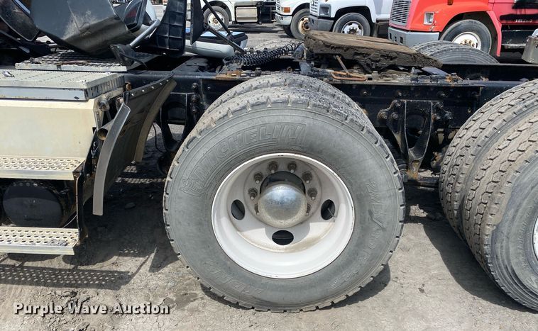 image for item DL7199 2009 International ProStar  semi truck