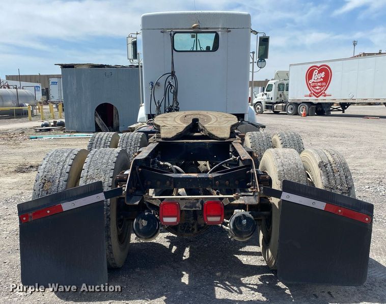 image for item DL7200 1995 Kenworth T450  semi truck