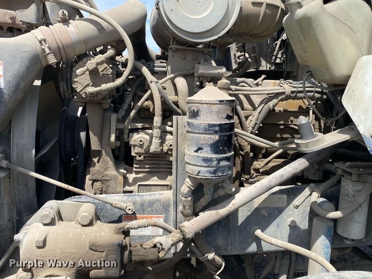 image for item DL7200 1995 Kenworth T450  semi truck