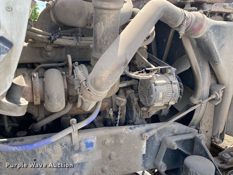 image for item DL7200 1995 Kenworth T450  semi truck