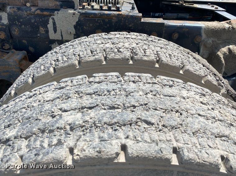 image for item DL7200 1995 Kenworth T450  semi truck