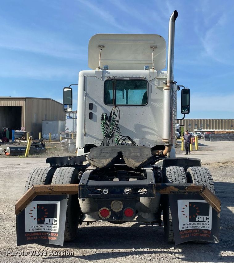 image for item DL7203 2005 Freightliner Columbia  semi truck