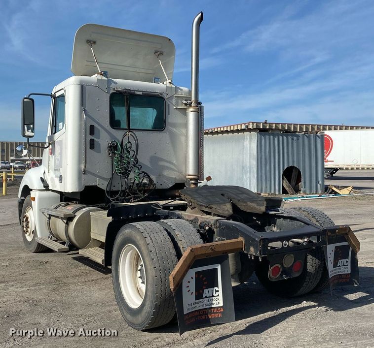 image for item DL7203 2005 Freightliner Columbia  semi truck