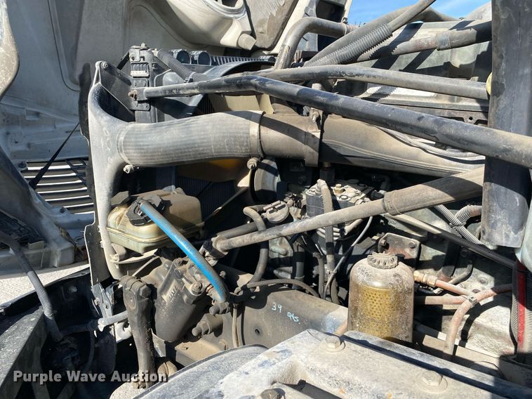 image for item DL7203 2005 Freightliner Columbia  semi truck