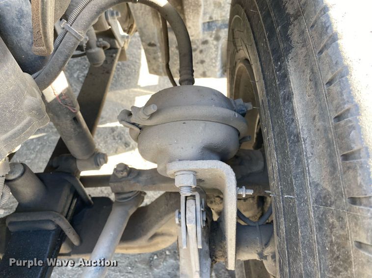 image for item DL7203 2005 Freightliner Columbia  semi truck