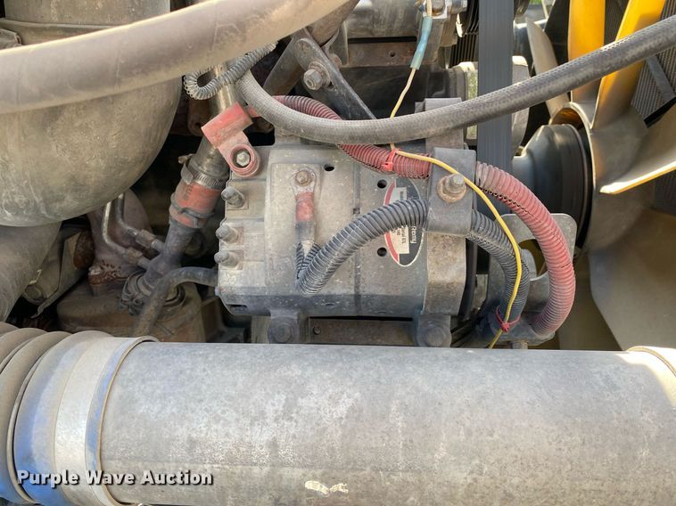 image for item DL7203 2005 Freightliner Columbia  semi truck