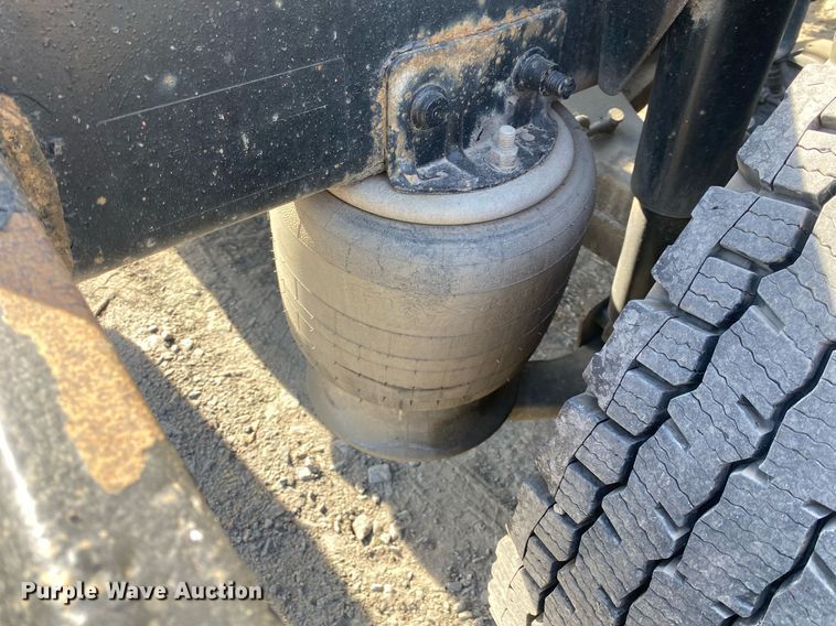 image for item DL7203 2005 Freightliner Columbia  semi truck