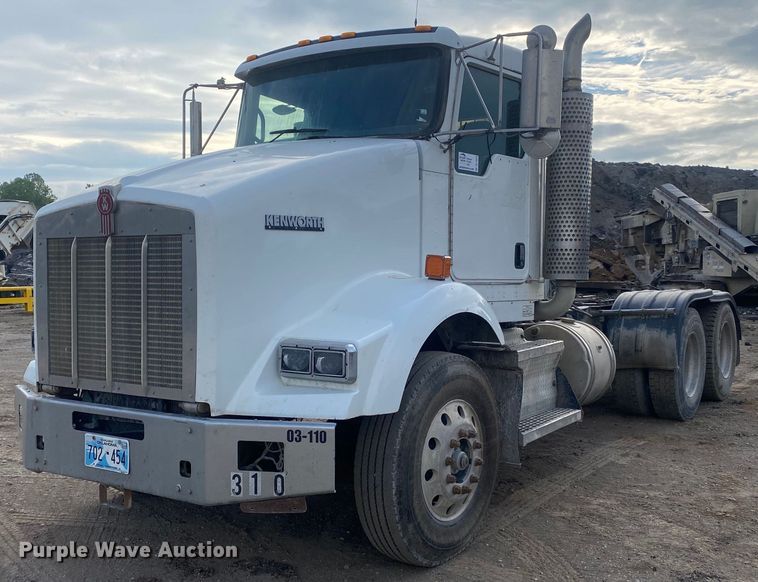 image for item DL7224 2006 Kenworth T800  semi truck