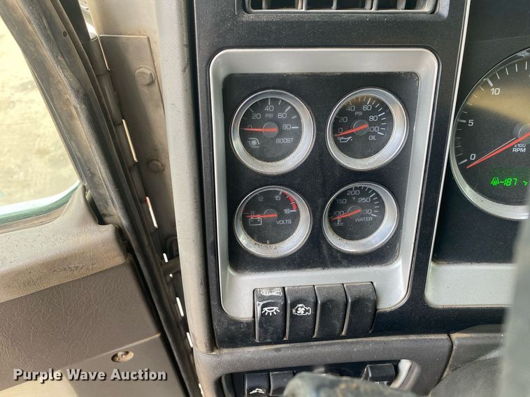 image for item DL7224 2006 Kenworth T800  semi truck