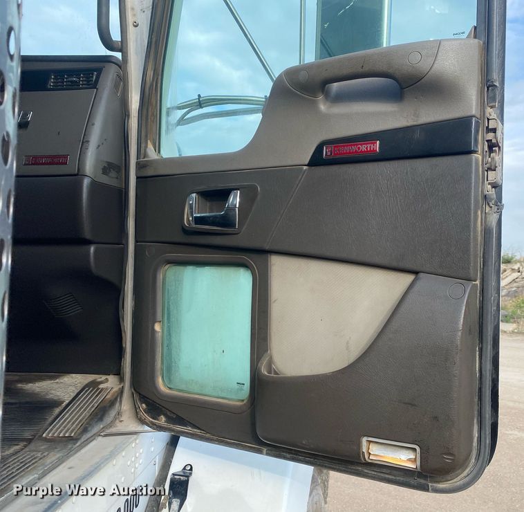 image for item DL7224 2006 Kenworth T800  semi truck