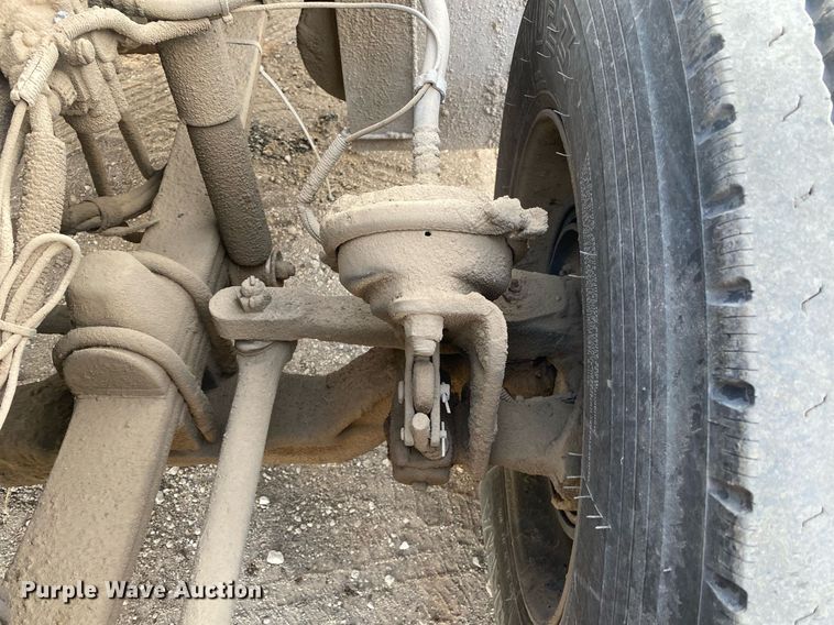 image for item DL7224 2006 Kenworth T800  semi truck