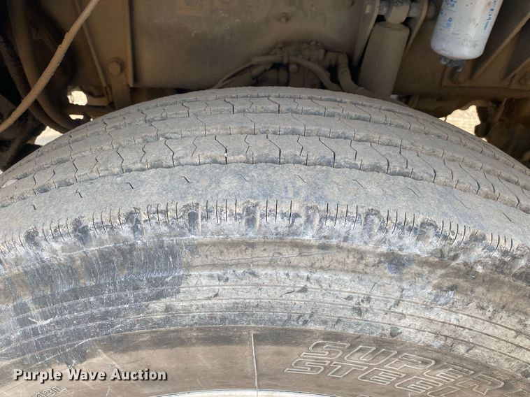 image for item DL7224 2006 Kenworth T800  semi truck