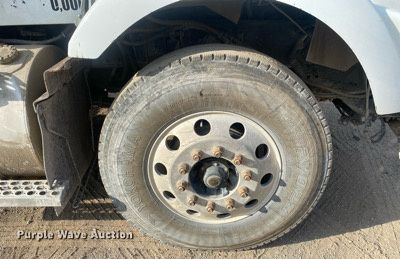 image for item DL7224 2006 Kenworth T800  semi truck