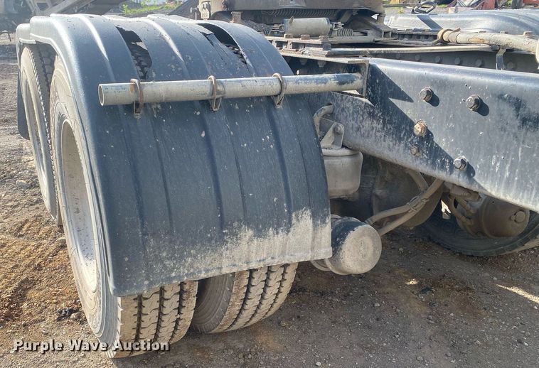 image for item DL7224 2006 Kenworth T800  semi truck