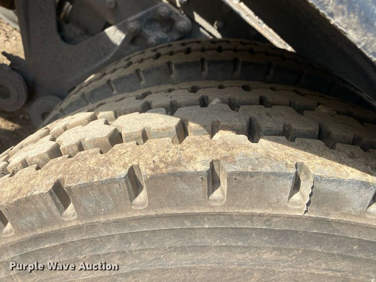 image for item DL7224 2006 Kenworth T800  semi truck