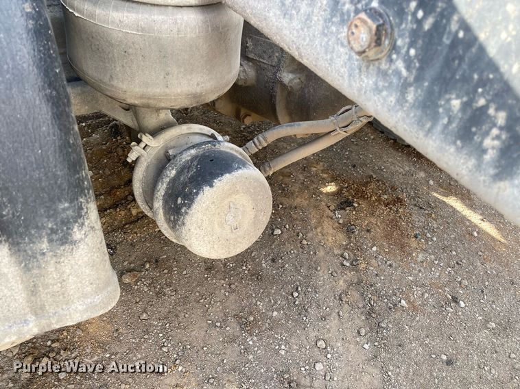 image for item DL7224 2006 Kenworth T800  semi truck