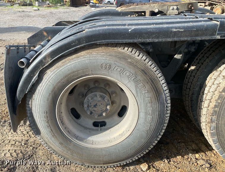 image for item DL7224 2006 Kenworth T800  semi truck