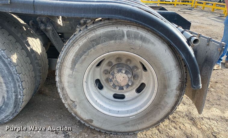 image for item DL7224 2006 Kenworth T800  semi truck