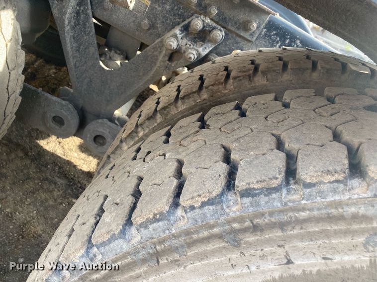 image for item DL7224 2006 Kenworth T800  semi truck