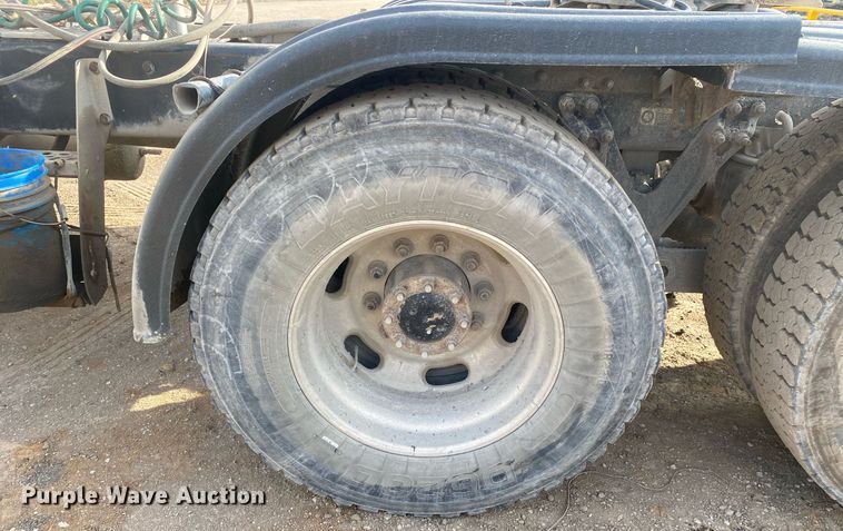 image for item DL7224 2006 Kenworth T800  semi truck