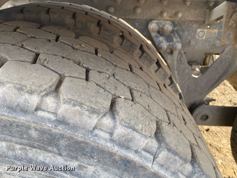 image for item DL7224 2006 Kenworth T800  semi truck