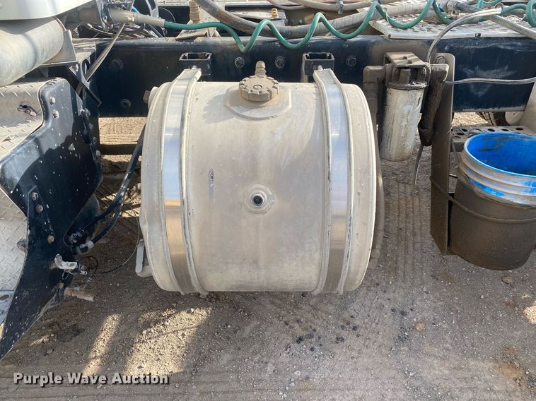 image for item DL7224 2006 Kenworth T800  semi truck