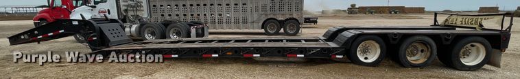 image for item DN4645 1999 Fontaine RAM2-50NGB  lowboy equipment trailer