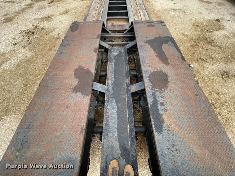 image for item DN4645 1999 Fontaine RAM2-50NGB  lowboy equipment trailer