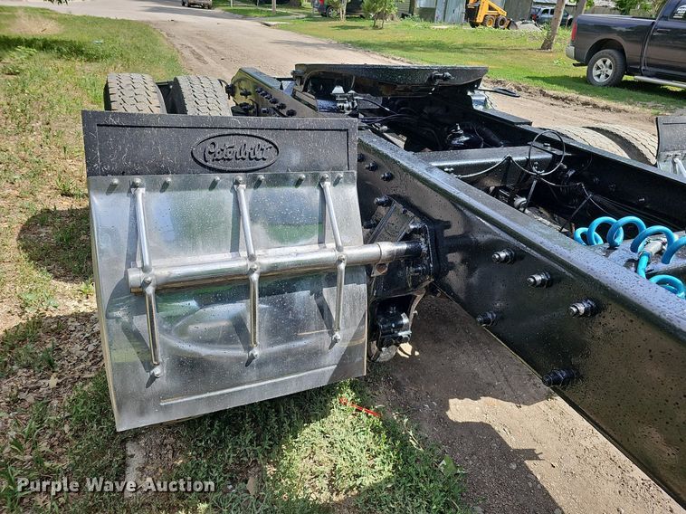 image for item DO2697 1996 Peterbilt 357  semi truck