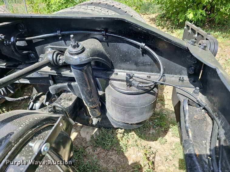 image for item DO2697 1996 Peterbilt 357  semi truck