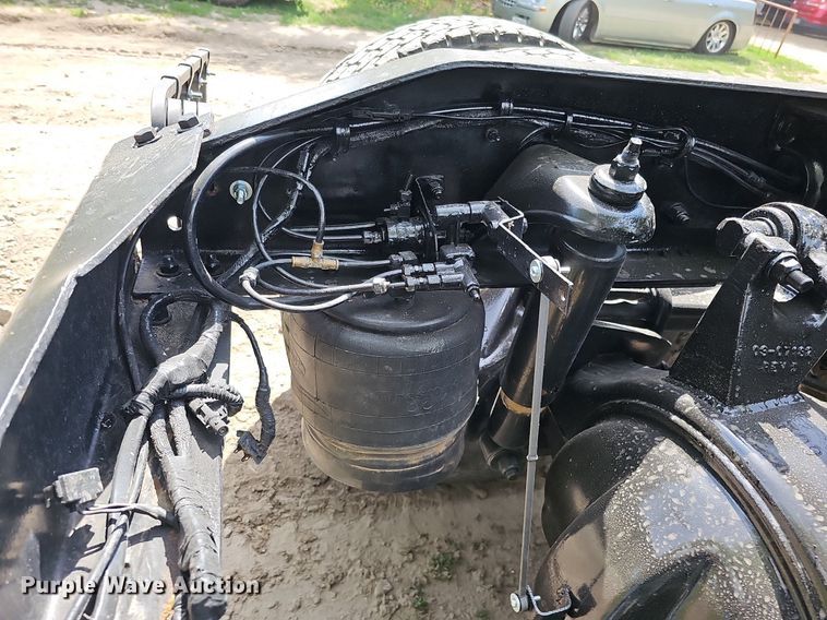 image for item DO2697 1996 Peterbilt 357  semi truck