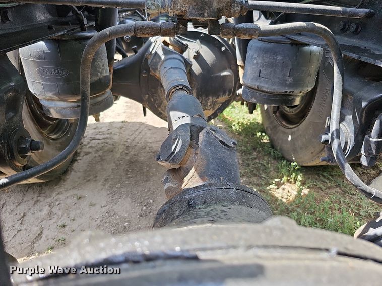 image for item DO2697 1996 Peterbilt 357  semi truck