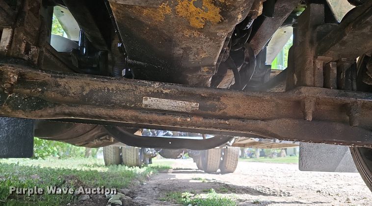 image for item DO2697 1996 Peterbilt 357  semi truck