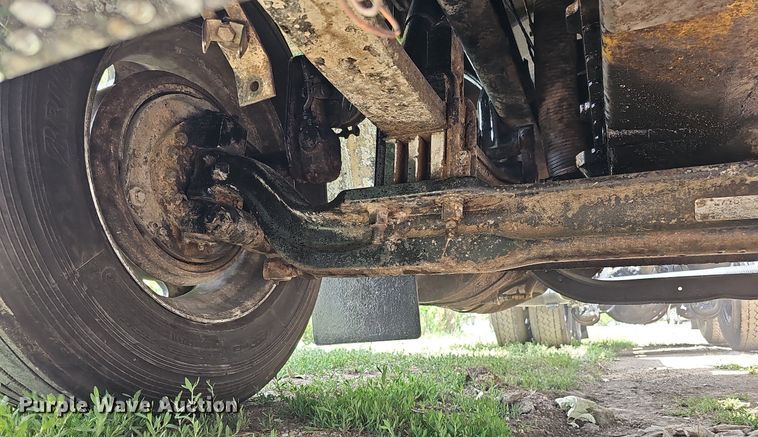 image for item DO2697 1996 Peterbilt 357  semi truck