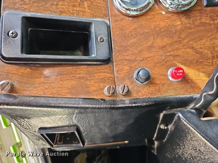 image for item DO2697 1996 Peterbilt 357  semi truck