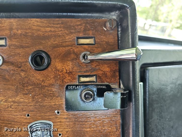 image for item DO2697 1996 Peterbilt 357  semi truck