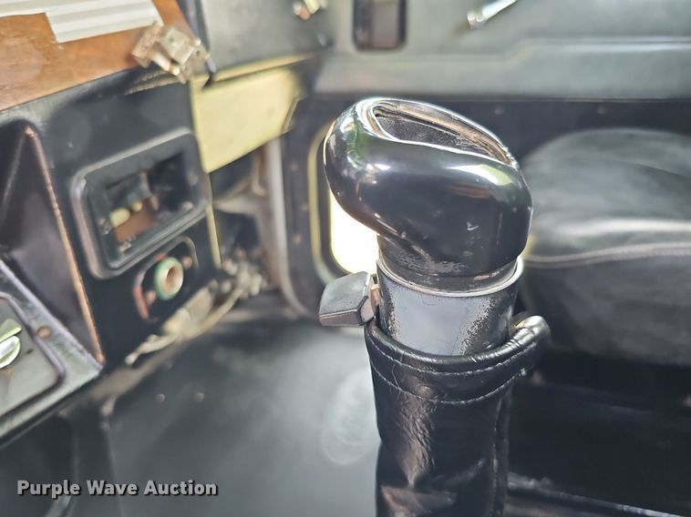 image for item DO2697 1996 Peterbilt 357  semi truck