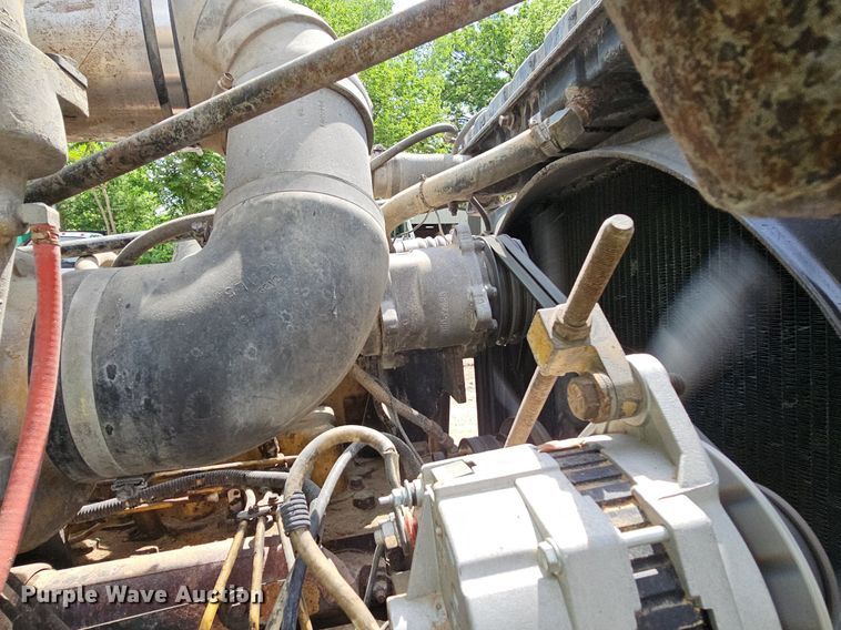 image for item DO2697 1996 Peterbilt 357  semi truck