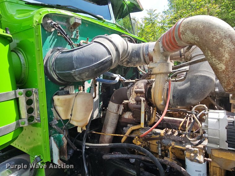 image for item DO2697 1996 Peterbilt 357  semi truck