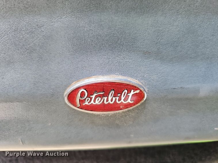 image for item DO2697 1996 Peterbilt 357  semi truck